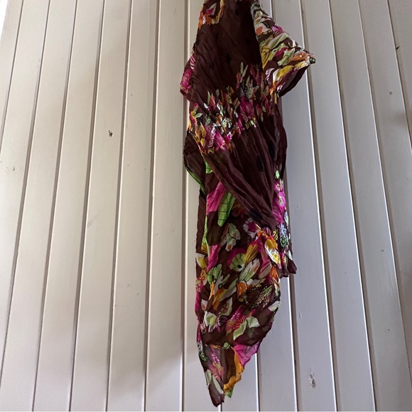 Sarong, broomstick pleats, dark brown with leaf and butterfly pattern. Like new - Picture 2 of 10